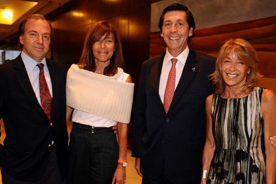 MDZol | Robert Zaldívar y Estela Gaibazzi acompañaron a sus amigos, Alfredo y Susana Romano, responsables de la consultora. Foto: Nacho Gaffuri / MDZ