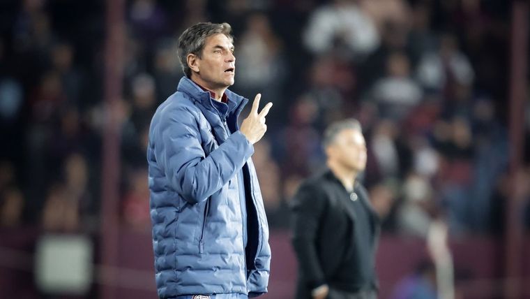 Mauricio Pellegrino no gritó el gol del 1-1 agónico de Lanús y fue a buscar a un hincha de la platea.&nbsp;