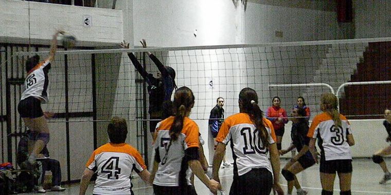 Cecilia Veglia mostrando toda su potencia ofensiva. Foto: Mediamza.com