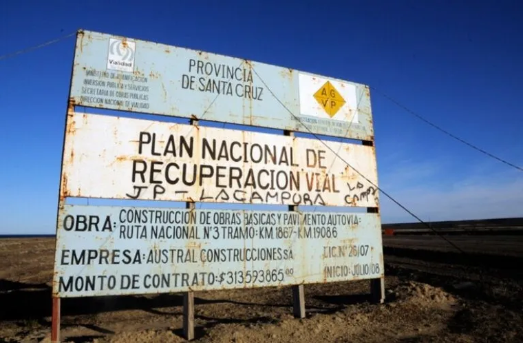 Anuncio de inicio de obra en la Ruta 3 que nunca se realizó. Anuncio de inicio de obra en la Ruta 3 que nunca se realizó.