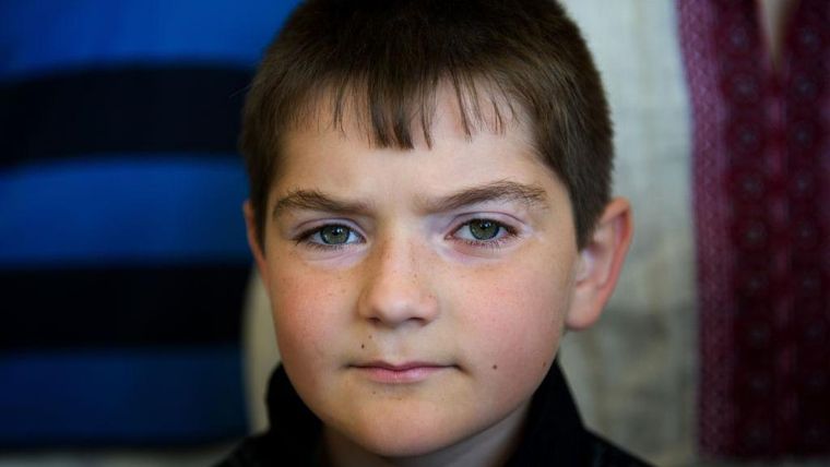 Algunos niños, como Dennis (en la imagen), llegaron al complejo de Tarará en Cuba para recibir tratamiento para sus dolencias médicas tras la catástrofe de Chernobyl.