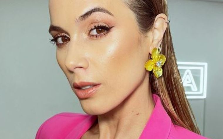 Mal momento Chechu Bonelli regresó a la Argentina con su familia y pasó una incómoda situación