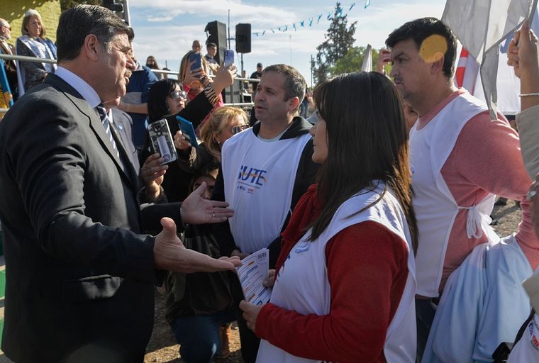El SUTE interpeló al vicegobernador Abed este lunes en el acto oficial del Día de la Bandera. Foto: SUTE