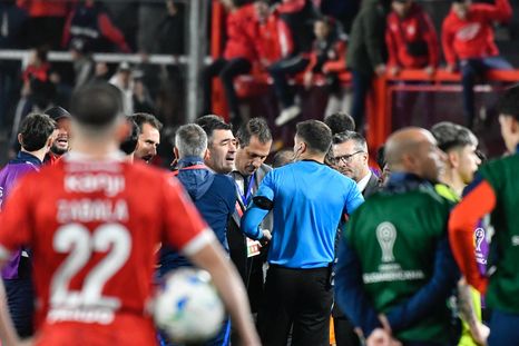 En caso de haber un clasificado a cuartos tras los incidentes en Avellaneda, la Conmebol ya tendría en claro quién sería. En caso de haber un clasificado a cuartos tras los incidentes en Avellaneda, la Conmebol ya tendría en claro quién sería.