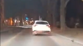La mujer conducía de forma imprudente Foto: Captura de video.