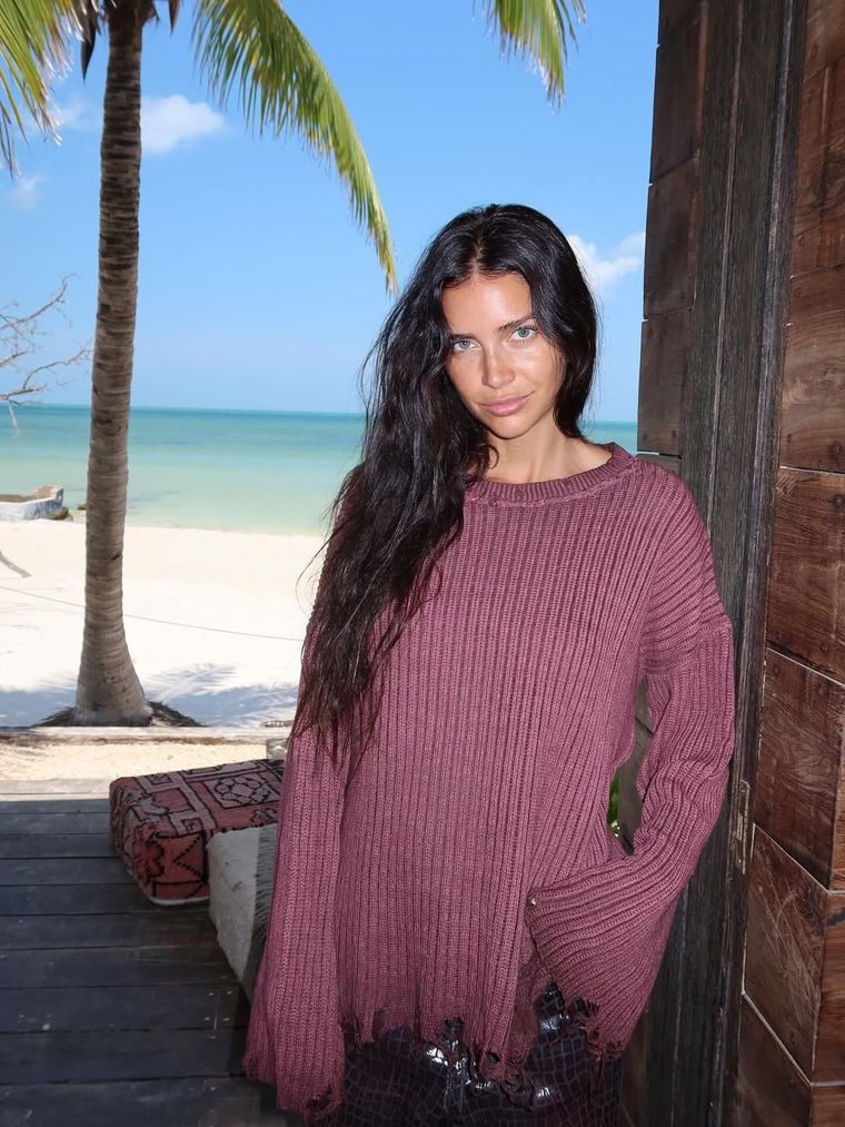 El audáz look de Zaira Nara para la playa.