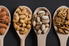 Estos frutos secos serán tus aliados para mantener la piel firme y las articulaciones en movimiento. Foto: Freepik