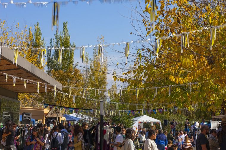 Cada vez más personas acuden a las ferias para cuidar el bolsillo frente a una inflación que se profundiza. Foto: Gentileza Flor de Feria