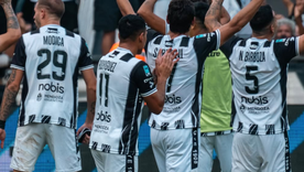 El Lobo vuelve a jugar ante su público. El Lobo vuelve a jugar ante su público.