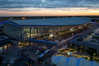 MDZol | El movimiento aéreo internacional sigue creciendo, pese a los mayores costos para los argentinos tras la devaluación Foto: AA2000