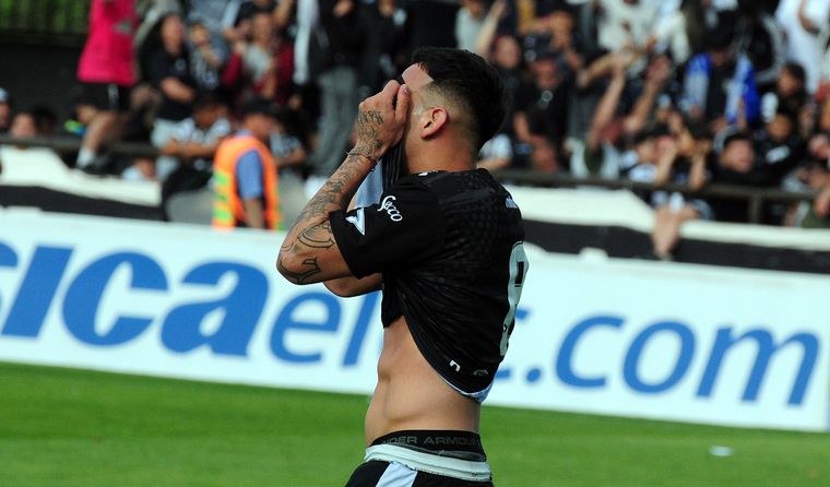 Los hinchas de Gimnasia celebraron el pase a la final.
