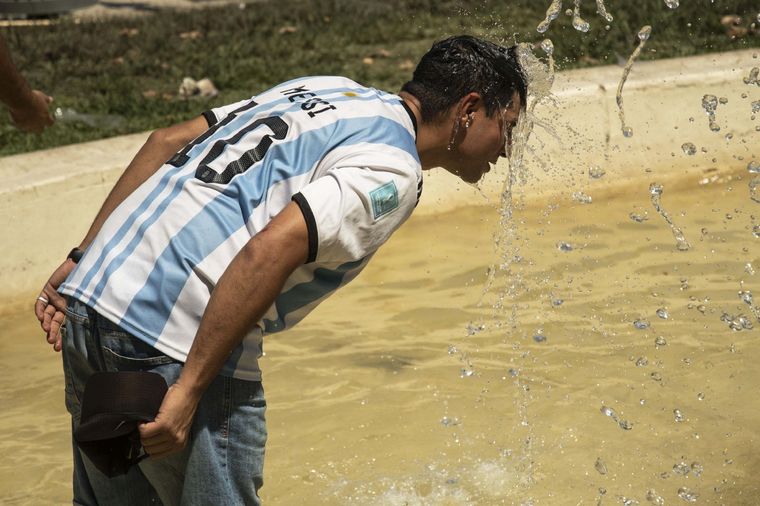 Según Cippec en la Ciudad de Buenos Aires murieron más de 544 personas por olas de calor en 2013, frente a los 89 fallecidos en la inundación de La Plata Foto: Télam