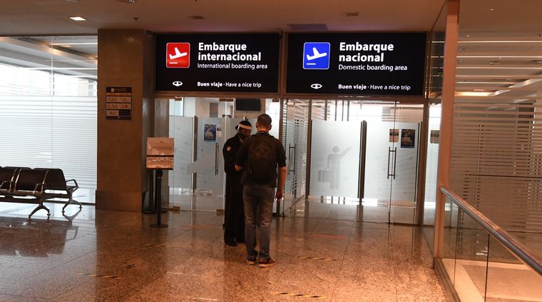 El Gobierno extendió el cierre de fronteras como medida de prevención Foto: ALF PONCE MERCADO / MDZ