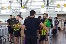 La delegación del Halcón en el aeropuerto Arturo Merino Benítez Foto: Defensa y Justicia La delegación del Halcón en el aeropuerto Arturo Merino Benítez Foto: Defensa y Justicia