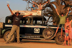 Los Zapp comenzaron su sueño en el año 2000 y hoy son una familia de 6 integrantes que recorren el mundo en un auto de 1929