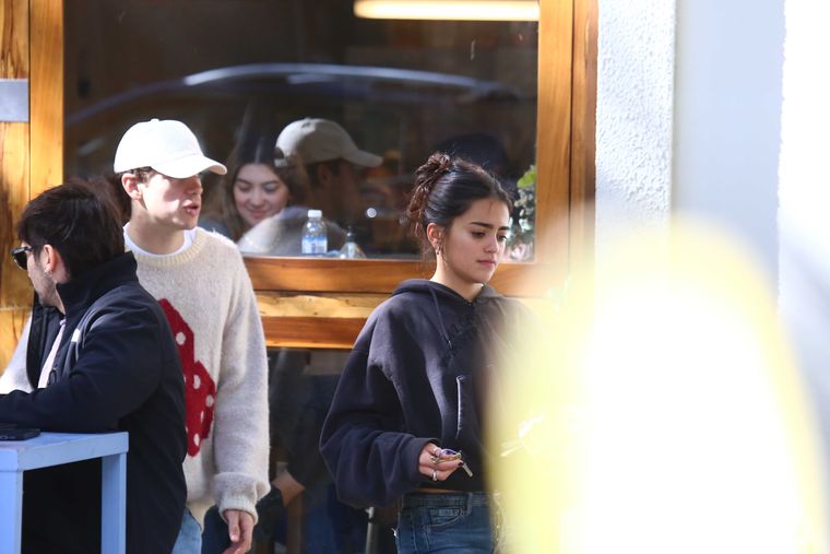 Franco Colapinto junto a Maia Reficco tras el evento en Buenos Aires. Franco Colapinto junto a Maia Reficco tras el evento en Buenos Aires.
