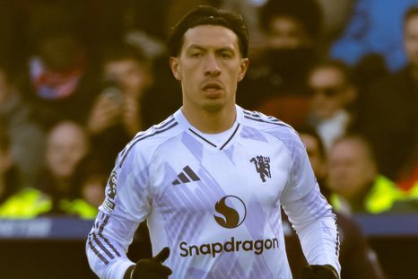 Lisandro Martínez volvió a las canchas después de casi 10 meses. Lisandro Martínez volvió a las canchas después de casi 10 meses.