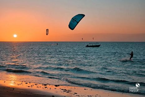 Barra Grande es un pueblo de Brasil con extensas playas de arena clara y aguas cálidas durante septiembre. Barra Grande es un pueblo de Brasil con extensas playas de arena clara y aguas cálidas durante septiembre.