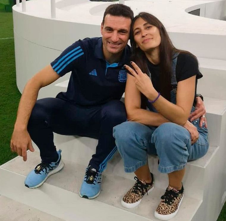Lionel Scaloni junto a su esposa, la española Elisa Montero. Lionel Scaloni junto a su esposa, la española Elisa Montero.