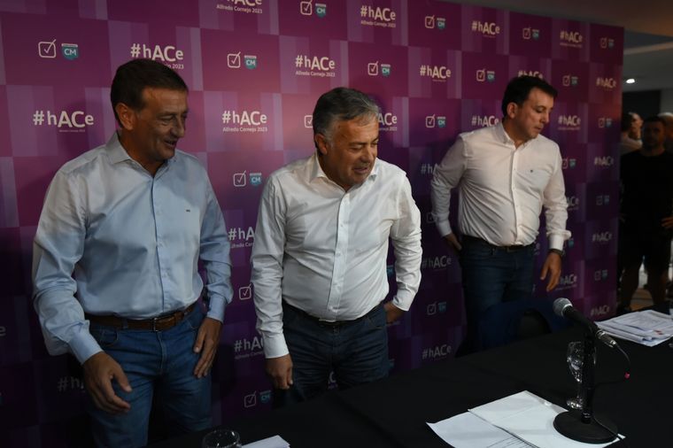 Suarez sonríe: se sacó un peso de encima con la candidatura de Cornejo. Foto: Maximiliano Ríos/MDZ