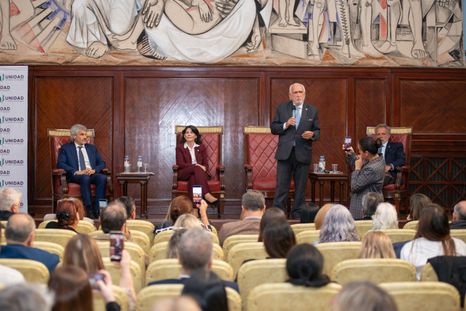 Ricardo Gil Lavedra y Alejandra García Ricardo Gil Lavedra y Alejandra García