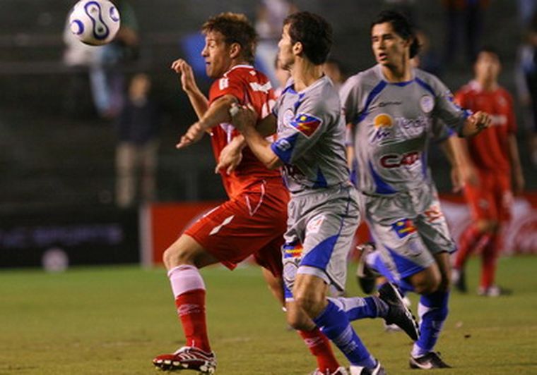 En su anterior paso por Primera, el Expreso venció al Rojo dos veces. Foto: Foto Baires