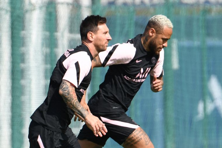 Gran expectativa en París por la posible presencia de la dupla Messi-Neymar en la visita al Reims Foto: EFE