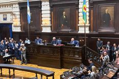 La oposición a un voto de bloquearle el endeudamiento a Axel Kicillof. Foto: José Luis Carut. La oposición a un voto de bloquearle el endeudamiento a Axel Kicillof. Foto: José Luis Carut.