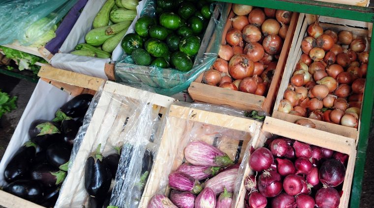 En las verdulerías de barrio no es posible conseguir naranjas Foto: ALF PONCE / MDZ