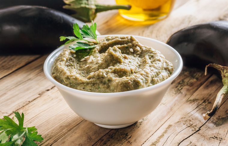 Cómo hacer esta riquísima receta de paté de berenjenas asada paso a paso.