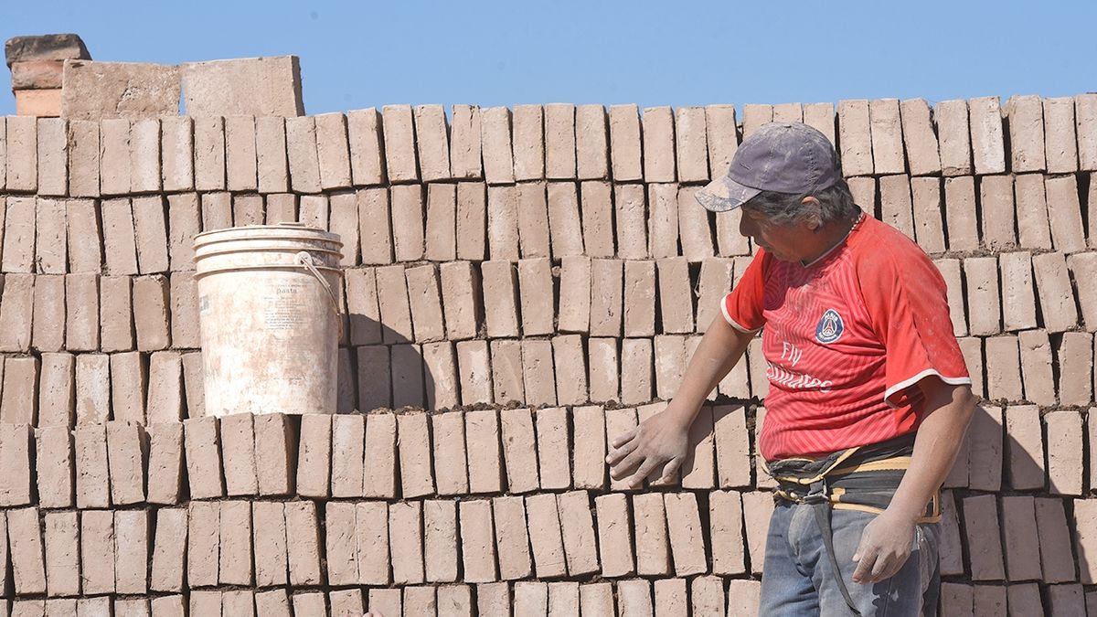 Crean un ladrillo ecológico para ganarle al calor y construi