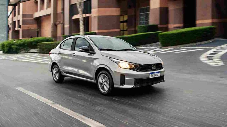 En el mercado argentino, el Fiat Cronos se encuentra disponible con un precio inicial de 27.819.000 pesos, alcanzando 34.675.000 pesos en el caso de la opción más cara de la gama.&nbsp;