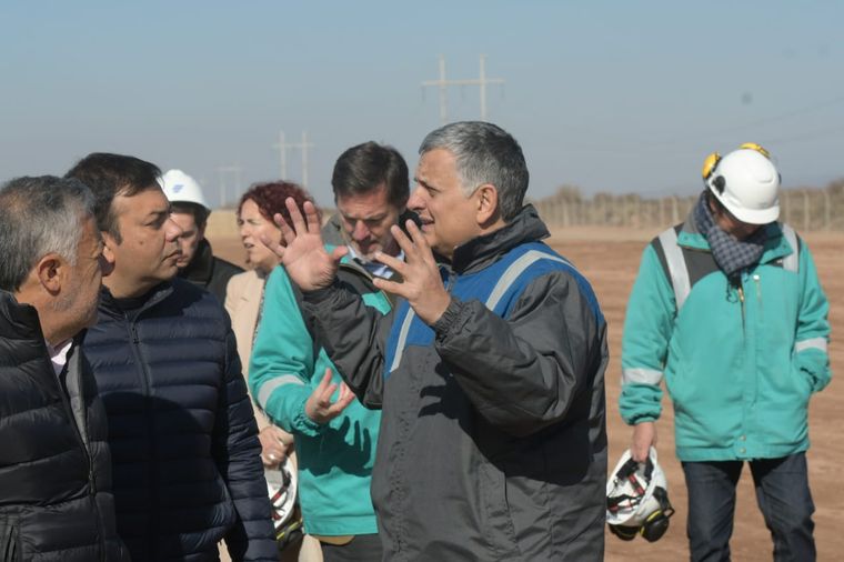 Horacio Marín recorrió el parque solar El Quemado