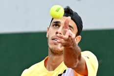 Cerúndolo avanzó de ronda en el torneo francés. Foto: EFE