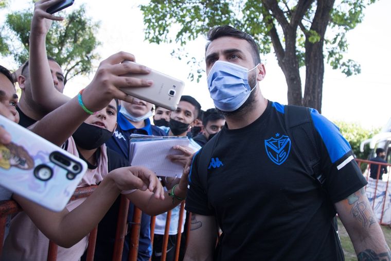 Lucas Pratto vuelve a las canchas. Foto: @Velez