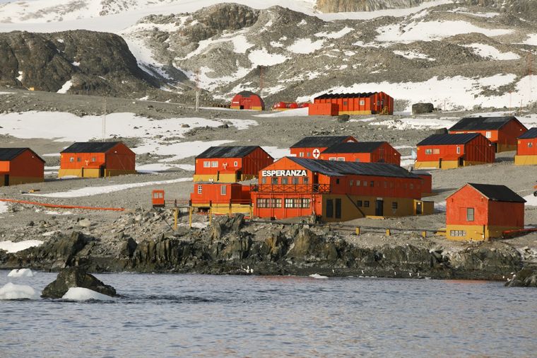 Base Esperanza El recinto se encuentra en las cercanías de donde llegó la expedición Antarctic en 1902 Foto: Foto: Lucas Vallorani