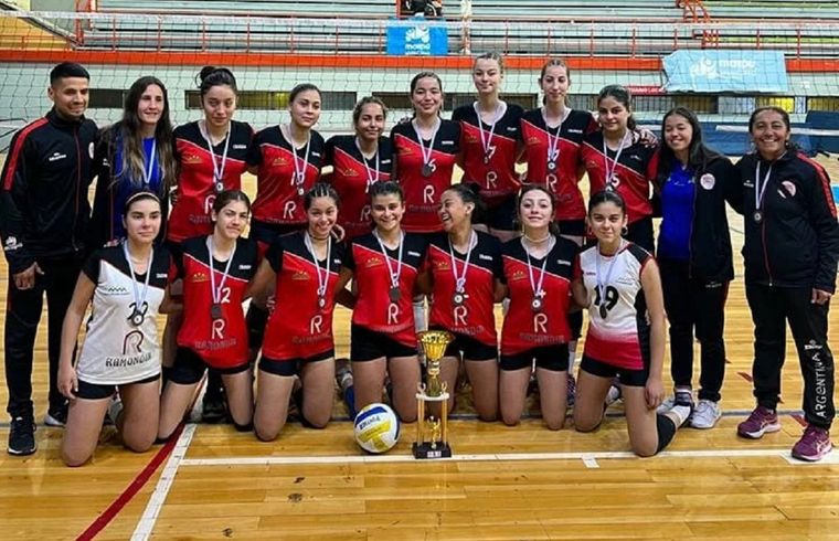 Maipú se consagró en damas