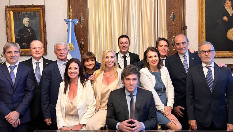 Los nueve ministros de Javier Milei, foto que ya quedó vieja Foto: Prensa Gobierno