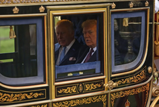 El rey Carlos III junto a Donald Trump en su visita a Reino Unido el año pasado.