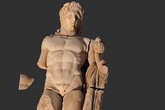 Esta es la estatua encontrada. Foto: HellenicMinistryofCulture. Esta es la estatua encontrada. Foto: HellenicMinistryofCulture.