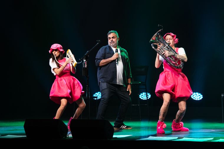 Roberto Moldavsky se presenta este fin de semana en Mendoza con 'Salud, Moldavsky y Amor'. Roberto Moldavsky se presenta este fin de semana en Mendoza con 'Salud, Moldavsky y Amor'.