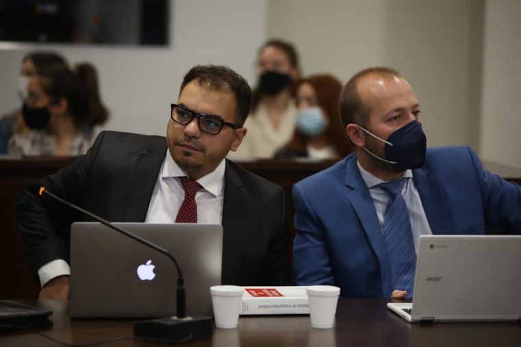 Maximiliano Legrand y Lautaro Brachetta, los defensores de Pereg