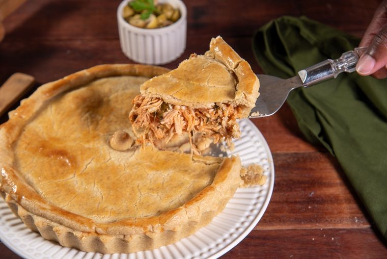 Pastel de pollo fácil: receta perfecta para almuerzos o cenas.