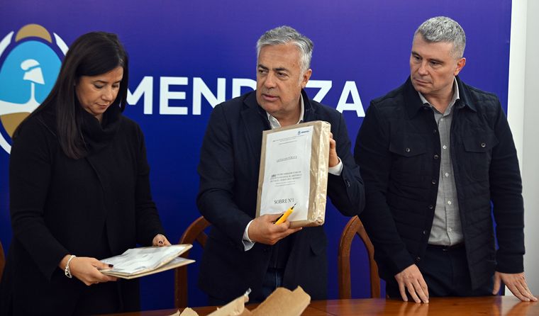 apertura sobres cornejo badui puente acceso sur aristobulo (2)