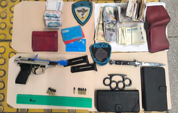 Los elementos que incautó la Policía de la Ciudad en el operativo realizado en el subte.