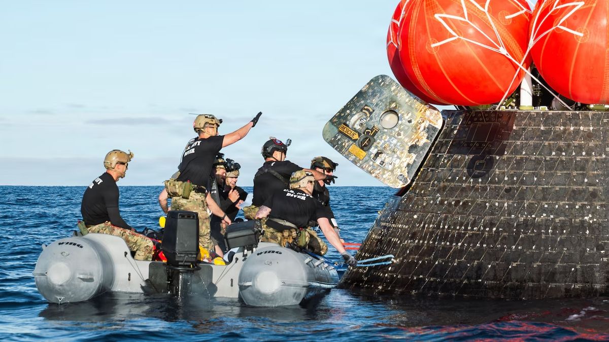 Video: así rescataron en alta mar a la tripulación de Artemis II tras su viaje histórico