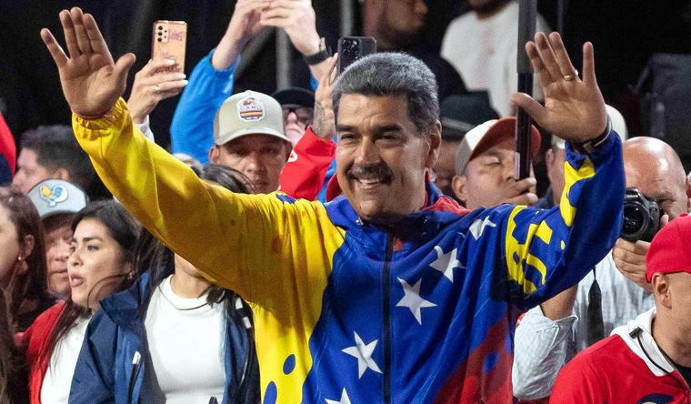 Nicolás Maduro festeja y muchos países lo cuestionan. Foto: Efe.