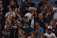 Los hinchas pudieron acceder con sistema de reconocimiento facial. Foto: Juan Ignacio Blanco / MDZ