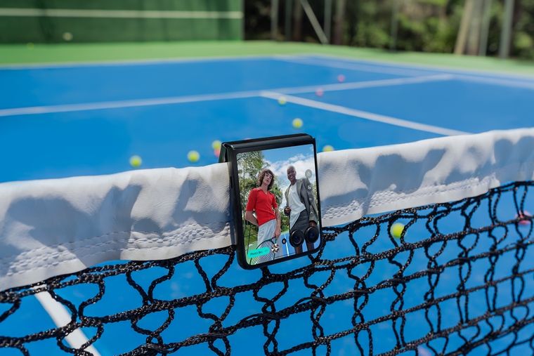 Motorola demuestra que la gama alta y la conciencia ambiental pueden ir de la mano en Argentina. Motorola demuestra que la gama alta y la conciencia ambiental pueden ir de la mano en Argentina.