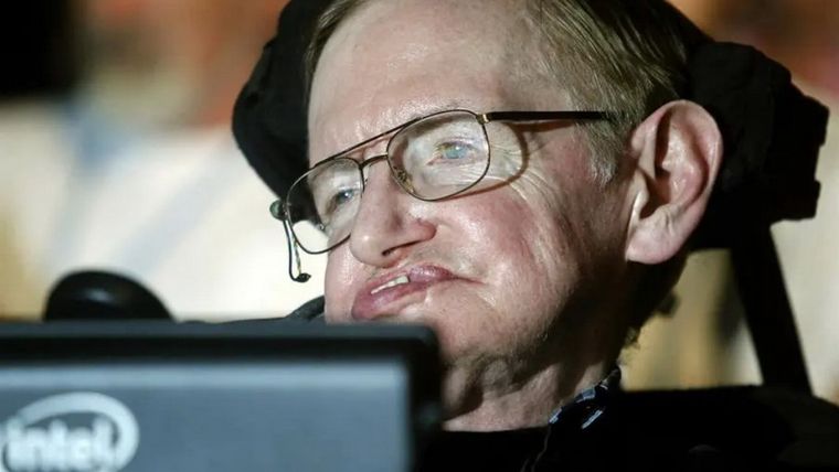 La frase de Stephen Hawking y una defensa de no bajar los brazos.